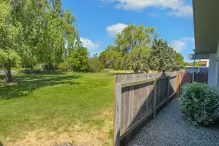1366 Mission Dr, Sonoma, CA 95476 - Photo 25