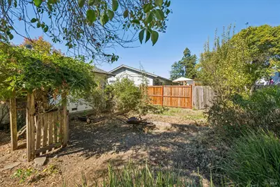 516 Oak Lake Avenue, Santa Rosa, CA 95409 - Photo 39