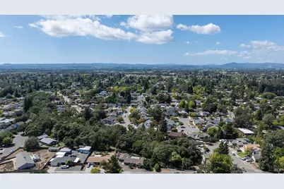 2827 Marlow Road, Santa Rosa, CA 95403 - Photo 31