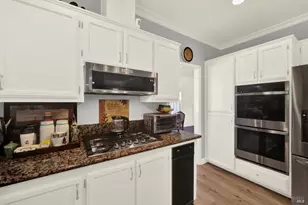 754 Roscommon Dr, Vacaville, CA 95688 - Photo 37
