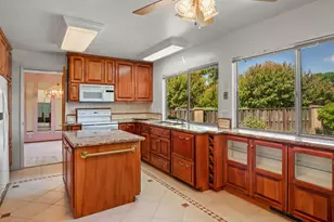481 Crestview Dr, Vacaville, CA 95688 - Photo 3