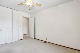 481 Crestview Dr, Vacaville, CA 95688 - Photo 25