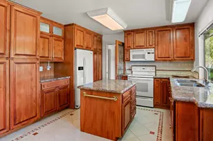 481 Crestview Dr, Vacaville, CA 95688 - Photo 9