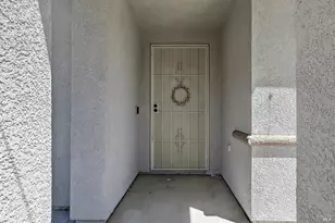 3034 W Clinton Ct, Visalia, CA 93291 - Photo 5