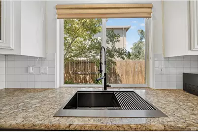 3034 W Clinton Court, Visalia, CA 93291 - Photo 17