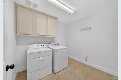 3034 W Clinton Court, Visalia, CA 93291 - Photo 27