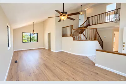 207 Loch Lomond Drive, Vacaville, CA 95687 - Photo 7