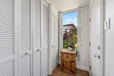 1072 Los Gamos Road #E, San Rafael, CA 94903 - Photo 3