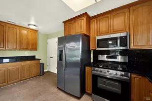 348 Adobe Dr, Vacaville, CA 95687 - Photo 17