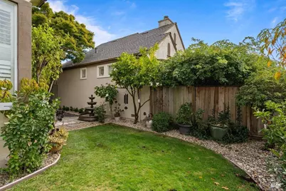 2010 Falcon Ridge Drive, Petaluma, CA 94954 - Photo 9