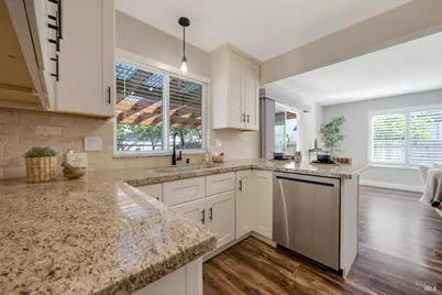 1136 Navarro Street, Santa Rosa, CA 95401 - Photo 9
