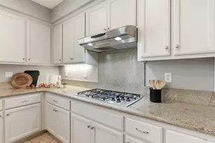 960 Capitola Dr, Napa, CA 94559 - Photo 21
