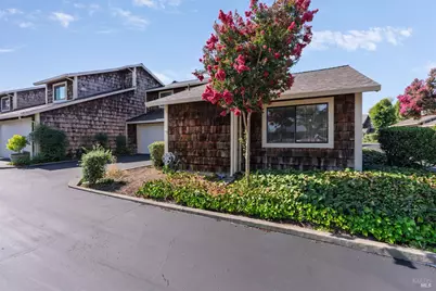 1725 Drake Court, Petaluma, CA 94954 - Photo 3