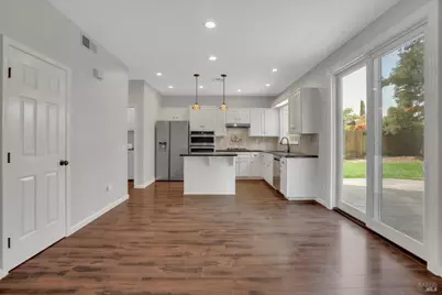 818 Summerbreeze Drive, Vacaville, CA 95687 - Photo 11