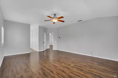 818 Summerbreeze Drive, Vacaville, CA 95687 - Photo 19