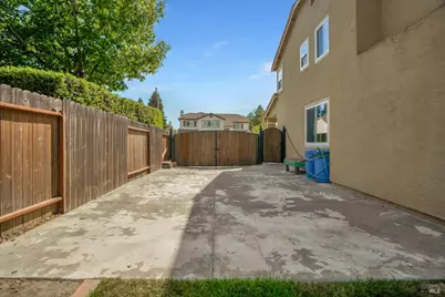 818 Summerbreeze Drive, Vacaville, CA 95687 - Photo 31