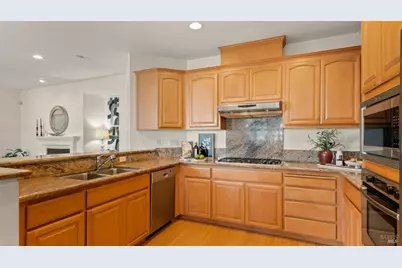 84 Pinheiro Circle, Novato, CA 94945 - Photo 17