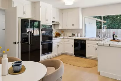 8 W Castlewood Drive, San Rafael, CA 94901 - Photo 21