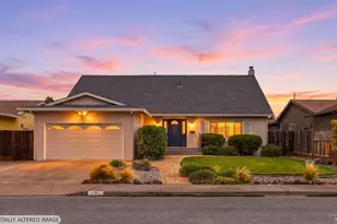 17 Eastside Cir, Petaluma, CA 94954 - Photo 1