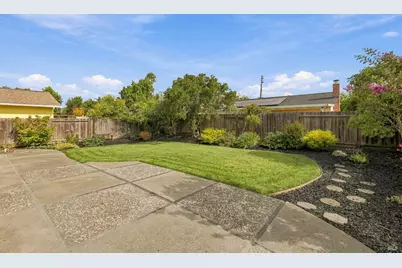 17 Eastside Circle, Petaluma, CA 94954 - Photo 25