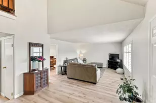 17 Eastside Cir, Petaluma, CA 94954 - Photo 3