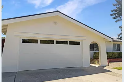 725 Corte Madrid Court, Vacaville, CA 95688 - Photo 5