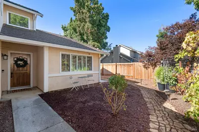 426 Lilac Court, Benicia, CA 94510 - Photo 5