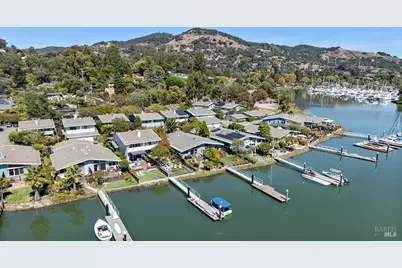 32 Porto Bello Drive, San Rafael, CA 94901 - Photo 17