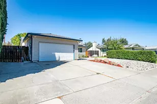 655 W Creekside Cir, Dixon, CA 95620 - Photo 3