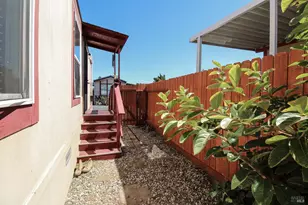 8 Mast Dr, Suisun City, CA 94585 - Photo 37