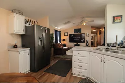 8 Mast Drive, Suisun City, CA 94585 - Photo 11