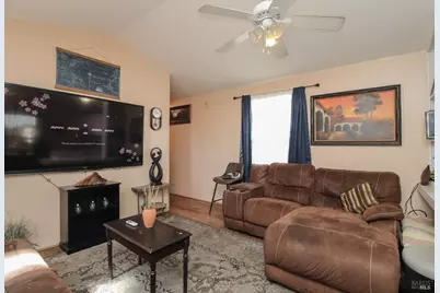 8 Mast Drive, Suisun City, CA 94585 - Photo 7
