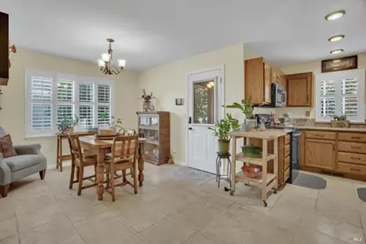 704 Almond Street, Suisun City, CA 94585 - Photo 5