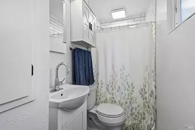 110 Allan Avenue, Rohnert Park, CA 94928 - Photo 15