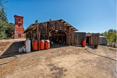 19020 Gschwend Road, Philo, CA 95466 - Photo 23