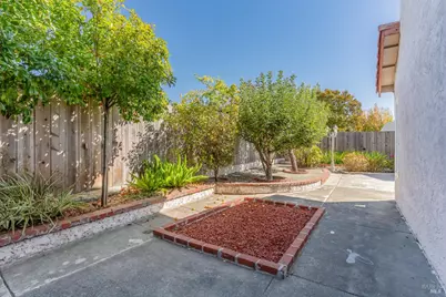 860 Hanlon Way, Benicia, CA 94510 - Photo 75