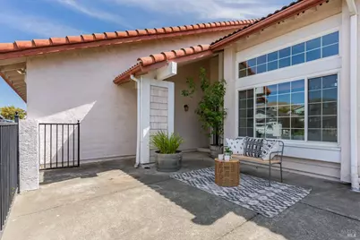 860 Hanlon Way, Benicia, CA 94510 - Photo 5