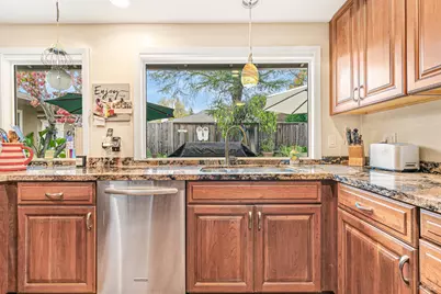 7125 Fairfield Drive, Santa Rosa, CA 95409 - Photo 11
