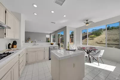 1028 Sandhurst Drive, Vallejo, CA 94591 - Photo 15