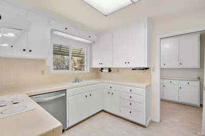 2117 Harris Court, Santa Rosa, CA 95401 - Photo 5