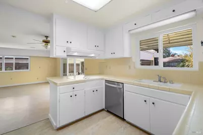 2117 Harris Court, Santa Rosa, CA 95401 - Photo 3
