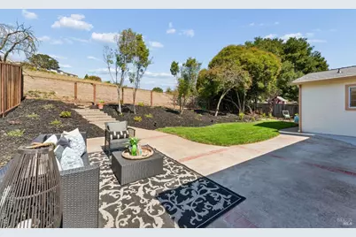 227 Baker Street, Benicia, CA 94510 - Photo 3
