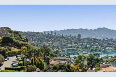 94 Marinero Circle, Tiburon, CA 94920 - Photo 17