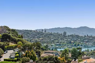 94 Marinero Cir, Tiburon, CA 94920 - Photo 17