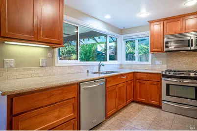 6401 Meadow Creek Lane, Santa Rosa, CA 95409 - Photo 15