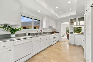 283 Belhaven Cir, Santa Rosa, CA 95409 - Photo 5