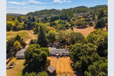 2460 W Dry Creek Road, Healdsburg, CA 95448 - Photo 35