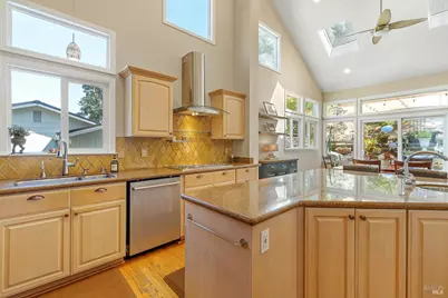525 Malobar Drive, Novato, CA 94945 - Photo 5