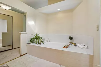 913 Stonewood Court, Vacaville, CA 95687 - Photo 37