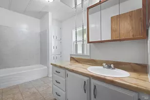 1066 Maple Dr, Windsor, CA 95492 - Photo 7